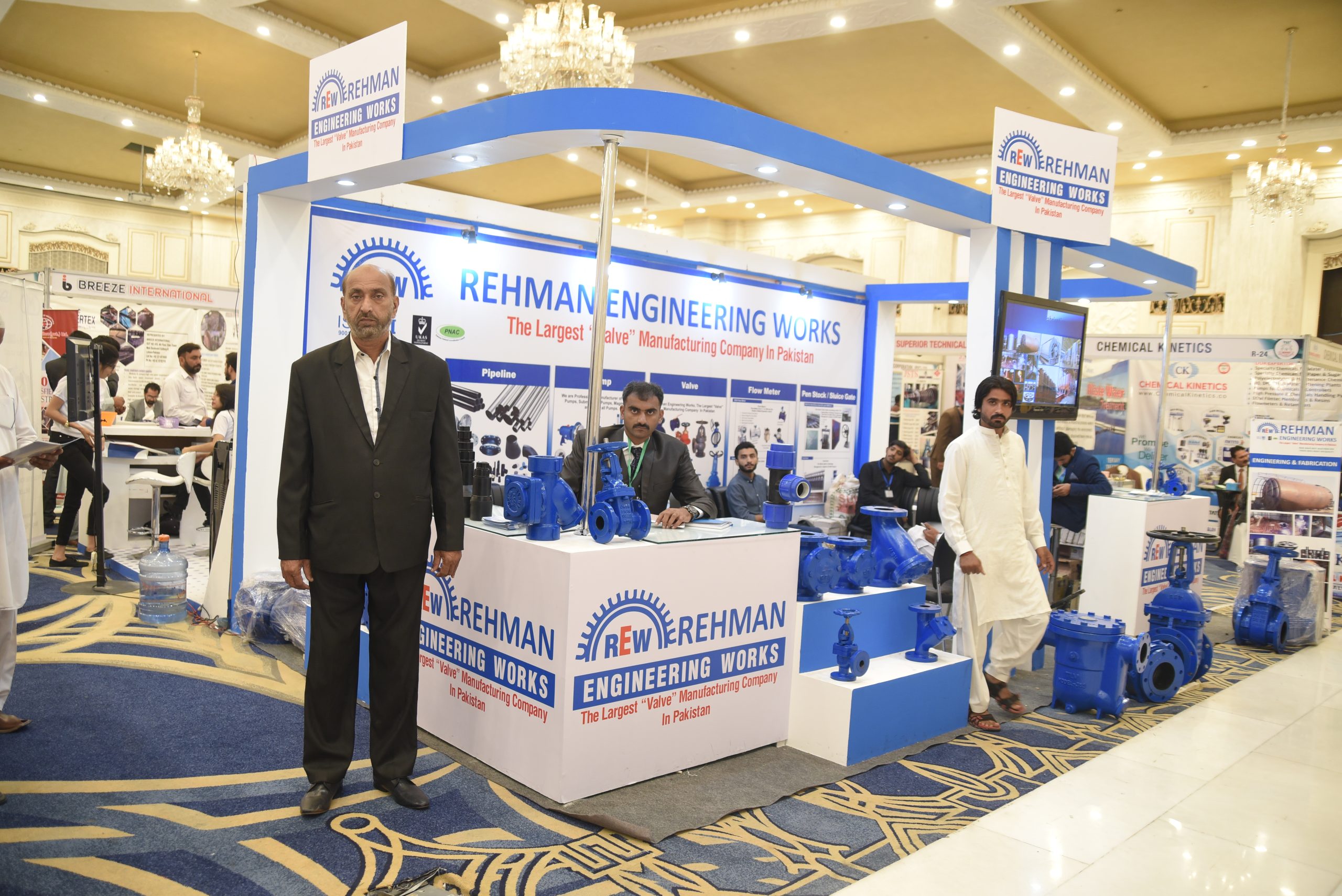 Clients and visitors at REW stand